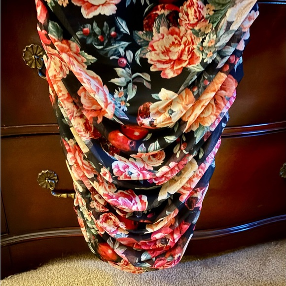 BNWT Express Floral Mesh Body Contour Sweetheart Neck Mini Dress - Picture 3 of 6